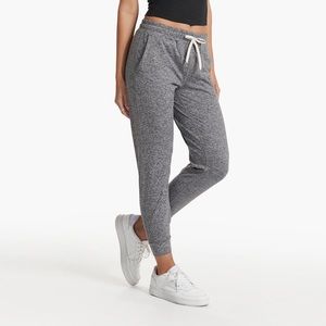 Womens Vuori Performance Leggings- Size Medium